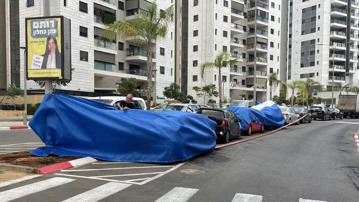 ארבעה כלי רכב הוצתו לפנות בוקר בשכונת נאות שמיר ברמלה
