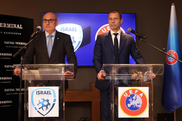 יו"ר ההתאחדות לכדורגל שינו זוארץ עם נשיא אופ"א אלכסנדר צ'פרין