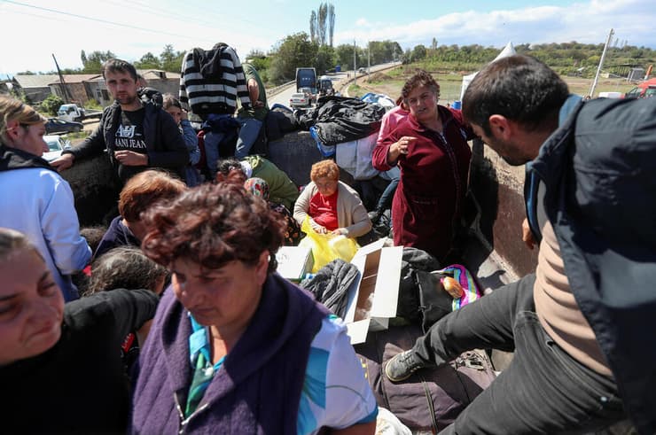 ארמנים שברחו מ נגורנו-קרבאך נגורנו קרבאך ב אזרבייג'ן ל ארמניה