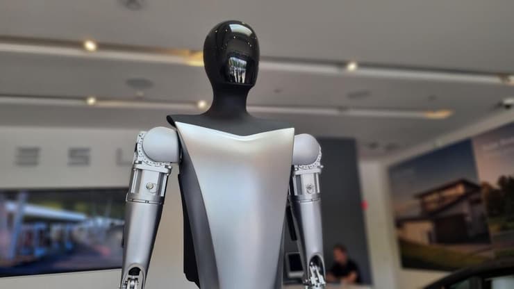 אב-טיפוס של הרובוט של טסלה