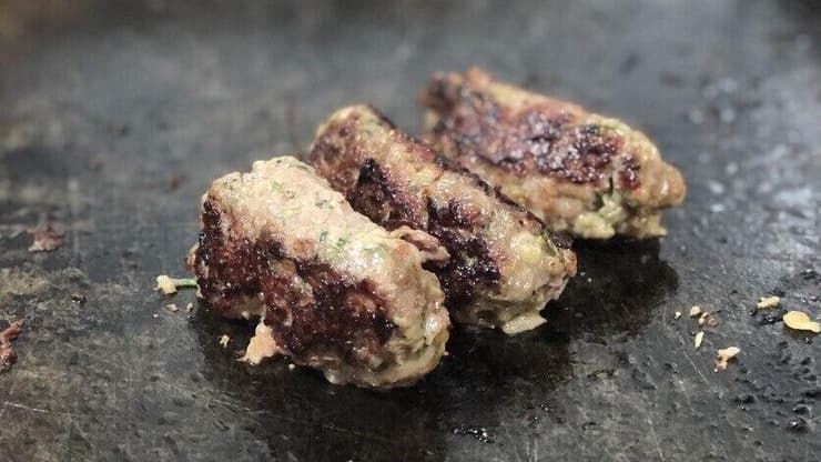 מנה של קבב, מסעדת קבב ואחיו, פרדס חנה