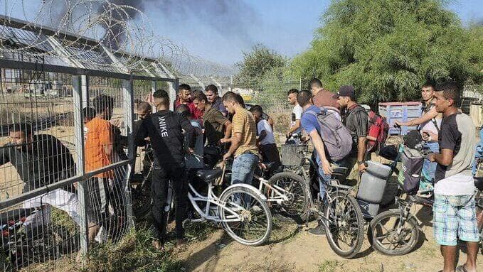 מחבלים נכנסים לישראל מפרצה בגדר