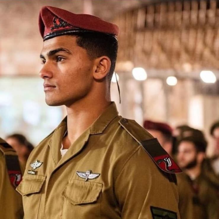גיא שמחי. "האנשים שהיו במיגונית סיפרו שהוא הופיע בפתח, אמר "אני שמחי, בואו אחריי", וכולם הלכו" (צילום: באדיבות המשפחה) גיא שמחי ז"ל