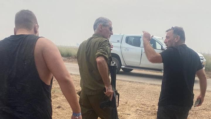 יאיר גולן מחלץ אנשים בעוטף, ב-7/10 (צילום: אביב גאון) תיעוד מהחילוץ