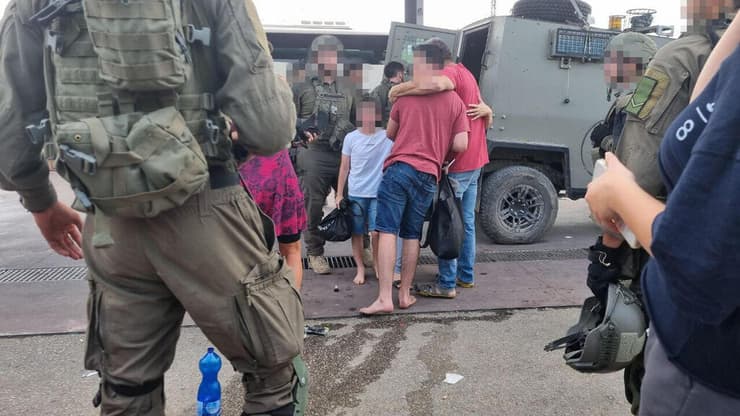 פינוי התושבים מכפר עזה. ארכיון ( צילום: אילנה קוריאל) כפר עזה פינוי תושבים