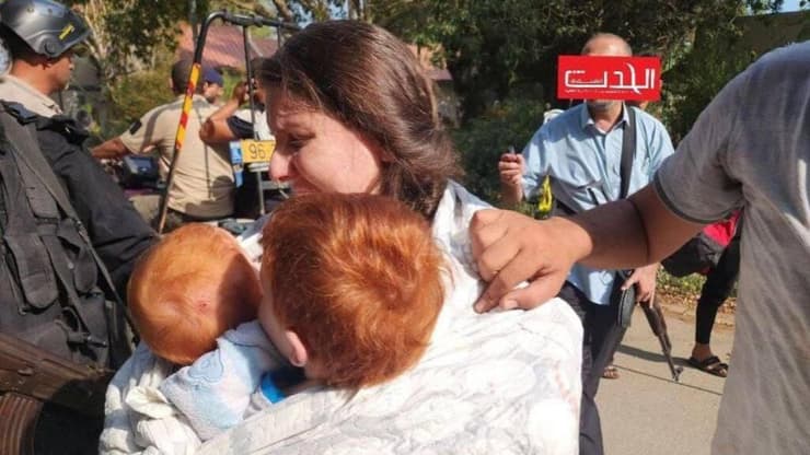 שירי ביבס וילדיה