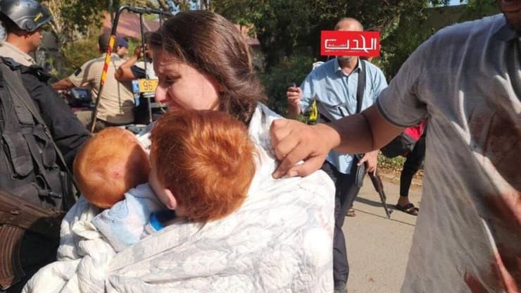 תיעוד מחטיפת שירי והילדים ב-7 באוקטובר. ״כשבכל רגע אומרים משהו אחר, זה מפרק״ שירי ביבס וילדיה