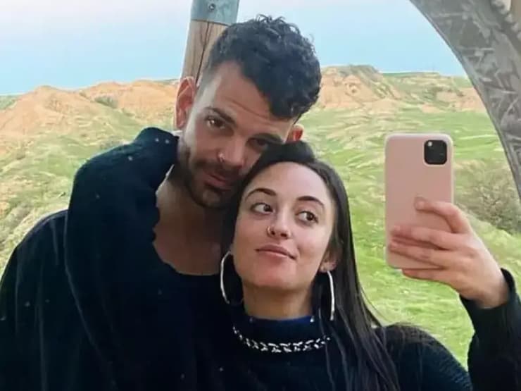 שי רגב וניר פורטי ז''ל. ''התמונה עם העגילים של סולטנה הפכה לנו את הבטן''