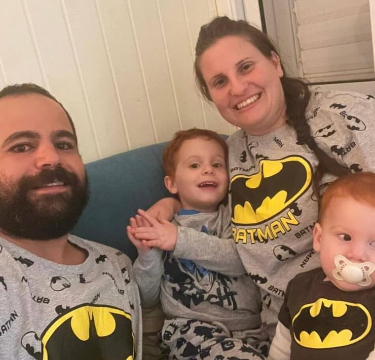 שירי וירדן ביבס, וילדיהם כפיר ואריאל שירי ביבס וילדיה