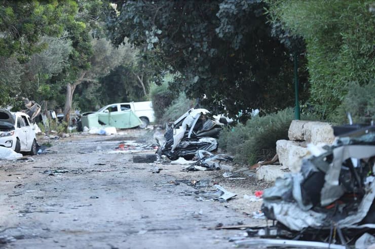 קיבוץ בארי לאחר הטבח (צילום: גדי קבלו) קיבוץ בארי לאחר הטבח