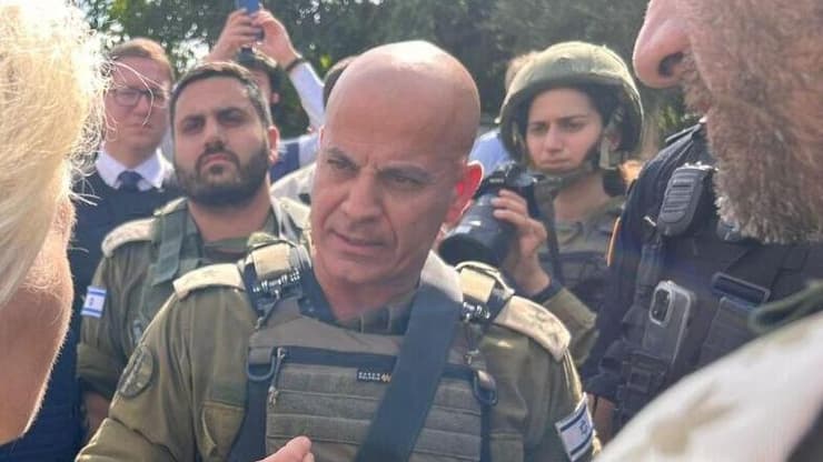 האלוף רסאן עליאן אורסולה פון דר ליין רוברטה מטסולה