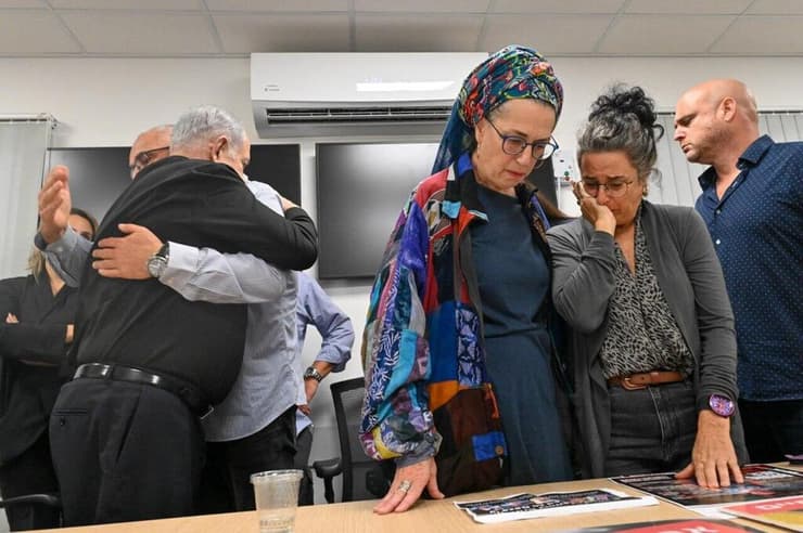 ראש הממשלה בנימין נתניהו נפגש עם משפחות החטופים והנעדרים