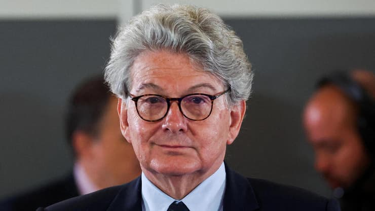 תיירי ברטון