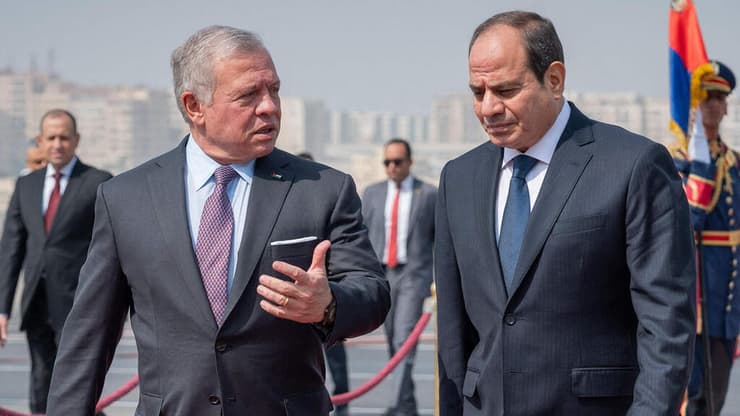 מלך ירדן עבדאללה פגישה עם נשיא מצרים עבד אל-פתאח א-סיסי ב קהיר