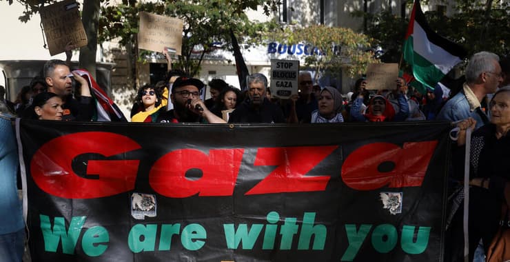  מונטפלייה צרפת בי די אס  מפגינים נגד ישראל בעד פלסטינים עזה