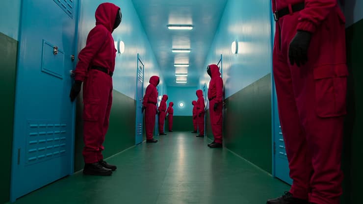 אף אחד לא מת שם בדרך לפרס, אבל כמה משתתפים איימו בתביעה. מתוך "אתגר הדיונון" (צילום: באדיבות נטפליקס) מתוך "אתגר הדיונון"