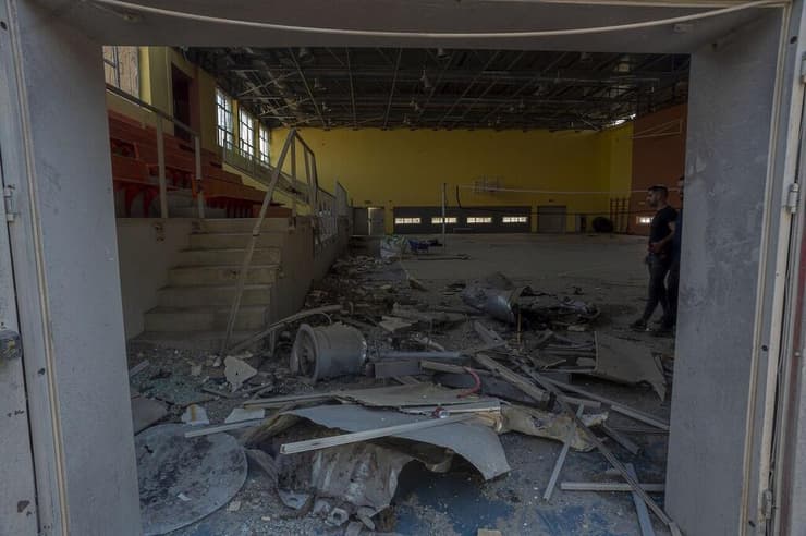 אולם הספורט ההרוס באוגדת עזה (צילום: יובל חן) אולם הספורט ההרוס באוגדת עזה