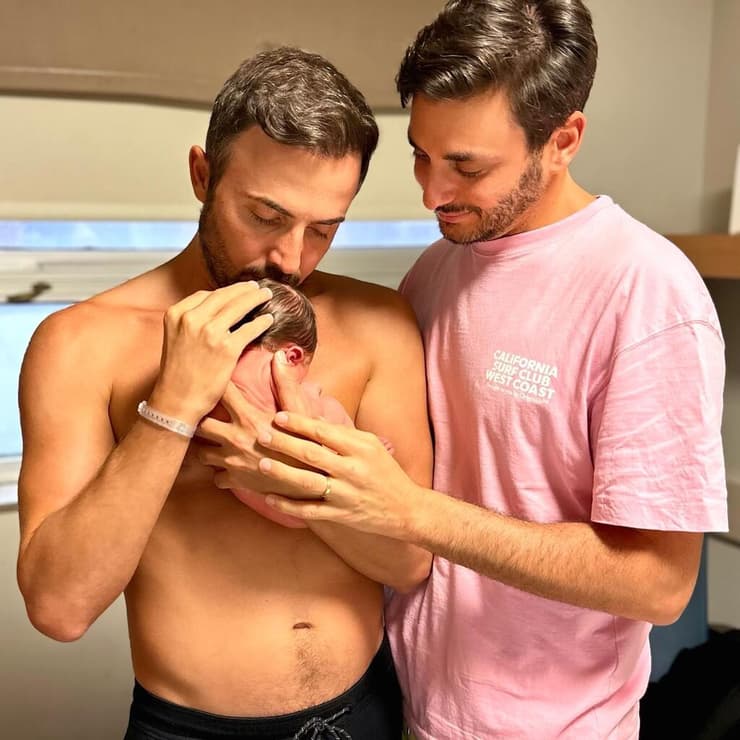 "זה פתח עוד מגירה בלב". חיים פרשטיין ואלירן זינו עם בנם ניל (צילום: אלבום פרטי) חיים פרשטיין פונדקאות