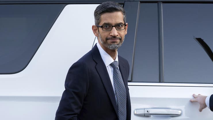 מנכ"ל גוגל, סונדר פיצ'אי (צילום: Jose Luis Magana / AP) סונדר פיצ'אי מגיע לבית המשפט