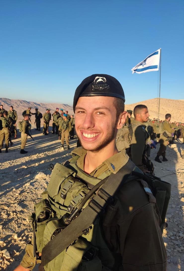 - סגן אריאל רייך (Ariel Reich), בן 24, מירושלים, קצין לוחם בגדוד 77, עוצבת ׳סער מגולן׳, נפל בקרב בצפון רצועת עזה. 