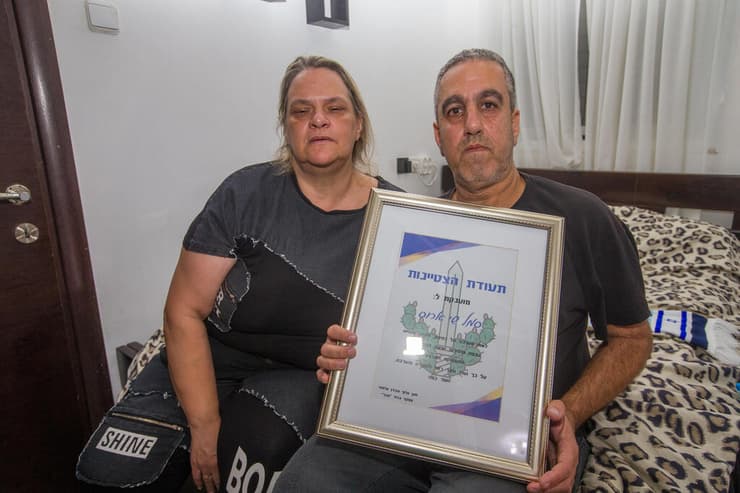 רפי וזהבה ארווס, אמו של שי ז"ל. "החיים אחרי שי כבר לא יחזרו להיות מה שהיו" (צילום: עידו ארז) זהבה ורפאל, הוריו של שי ארווס ז"ל