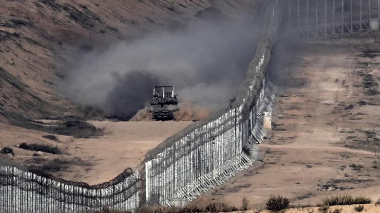 טנק צה"ל בעזה, ליד הגדר