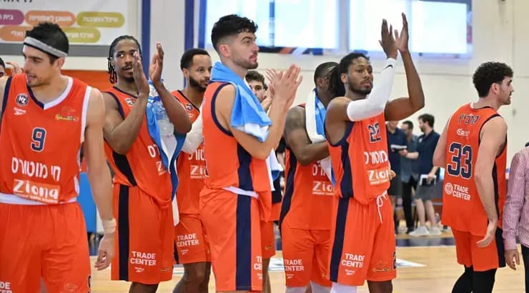 שחקני עירוני נס ציונה