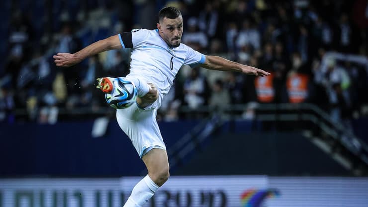 נראה טוב בפתיחת העונה ביפן. נטע לביא (צילום: עוז מועלם) ישראל שוויץ מוקדמות יורו 2024