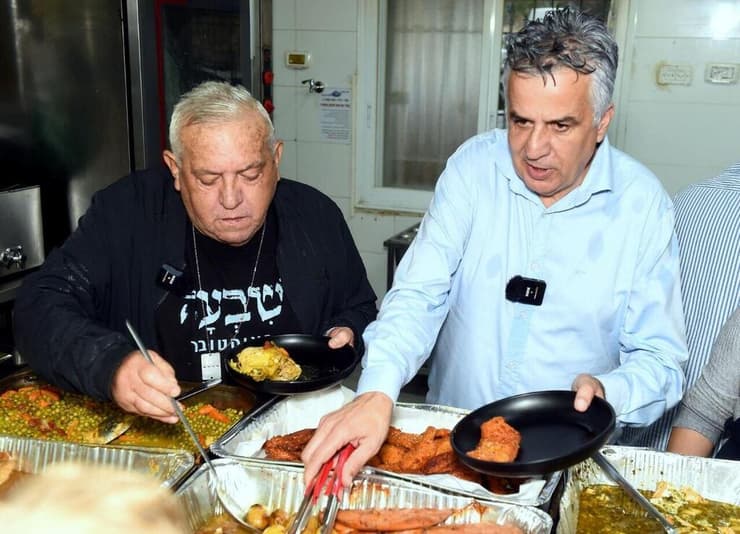 שלמה שרף במרכז שנקרא על שם נכדתו מאי נעים ז"ל