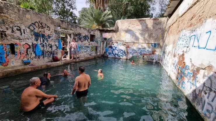 ביקור במעיין עין ג'ונס