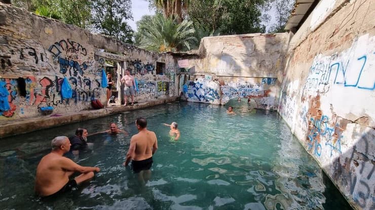 ביקור במעיין עין ג'ונס