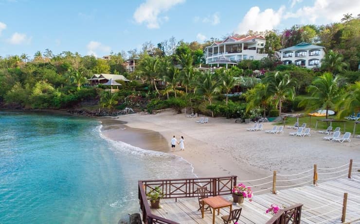 זוג בחוף הים בסנט לוסיה