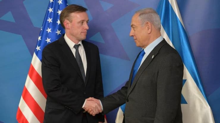 ראש הממשלה בנימין נתניהו וחברי הקבינט לניהול המלחמה במפגש עם היועץ לביטחון לאומי של ארה"ב ג'ייק סאליבן, בקריה בתל אביב