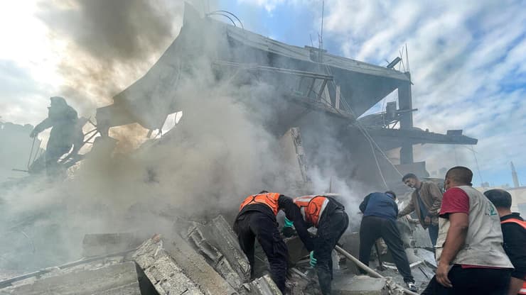 הרס ב רפיח בעקבות הפצצה ישראלית רצועת עזה (צילום: REUTERS/Sami Abu Tabak) הרס ב רפיח בעקבות הפצצה ישראלית רצועת עזה