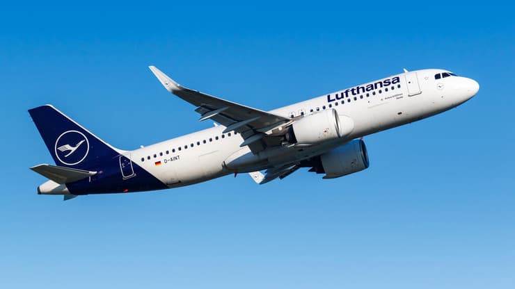מטוס מדגם איירבוס A320 של לופטהנזה