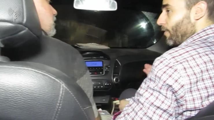 מצורף תיעוד של מוחמד סינוואר, מוביל פרויקט בניית המנהרה ואחיו של יחיא סינוואר, נוסע ברכב בתוך המנהרה