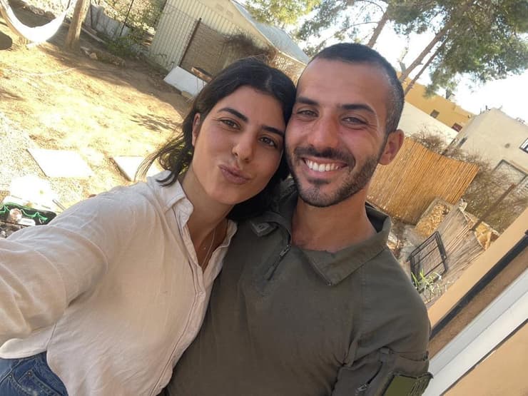 משה בר און ז"ל עם בני משפחתו