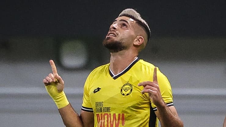 יורד ללאומית. שבירו (צילום: עוז מועלם) שחקן כבי נתניה איתמר שבירו