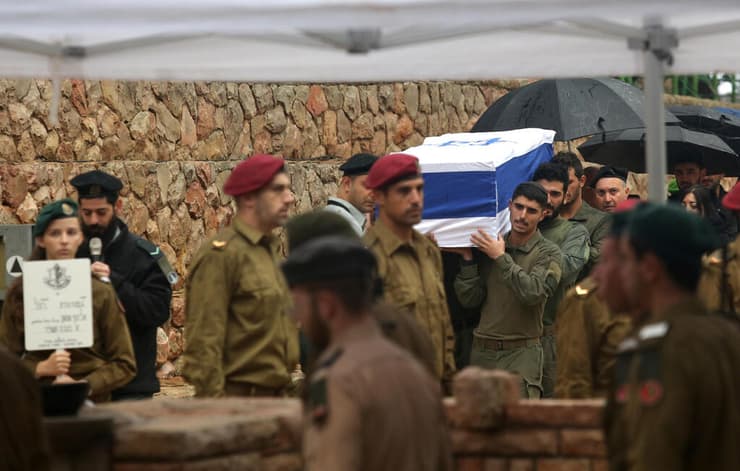 הלוויתו של רס"ל אליסף שושן בדצמבר 2023 (צילום: אלכס קולומויסקי ) הלוויתו של רס"ל אליסף שושן ז"ל