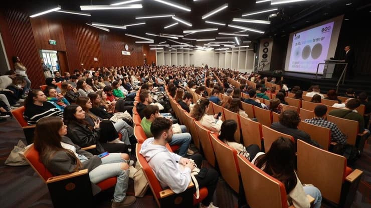 פתיחת שנת הלימודים באוניברסיטת תל אביב (צילום: שלומי מזרחי) פתיחת שנת הלימודים באוניברסיטת תל אביב