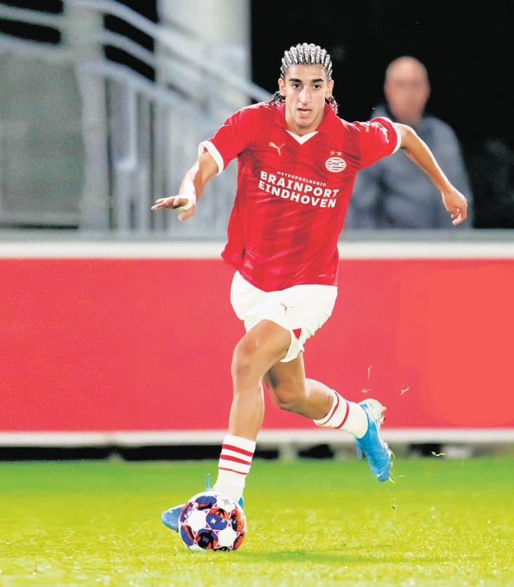 תאי עבד במדי פ.ס.וו איינדהובן