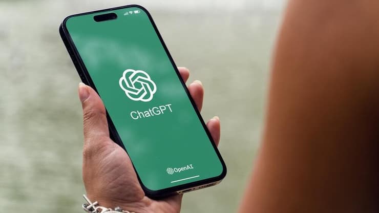 אפליקציית ChatGPT (צילום: Diego Thomazini / Shutterstock) אפליקציית ChatGPT