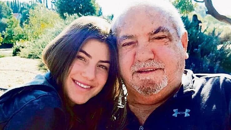 שלמה שרף עם הנכדה מאי נעים ז"ל