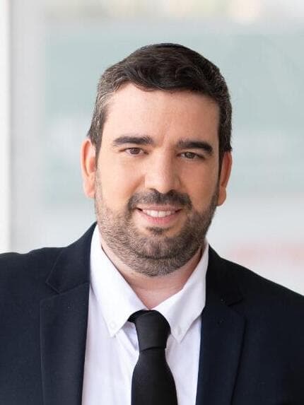 עו"ד אורי נחמני