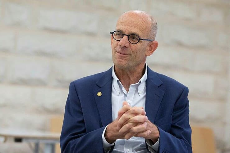 "שחלילה לא ייצא שאני עף על עצמי". מנהל המרכז הרפואי שערי צדק, פרופ' עופר מרין (צילום: אלכס קולומויסקי) פרופ' עופר מרין מנהל המרכז הרפואי שערי צדק