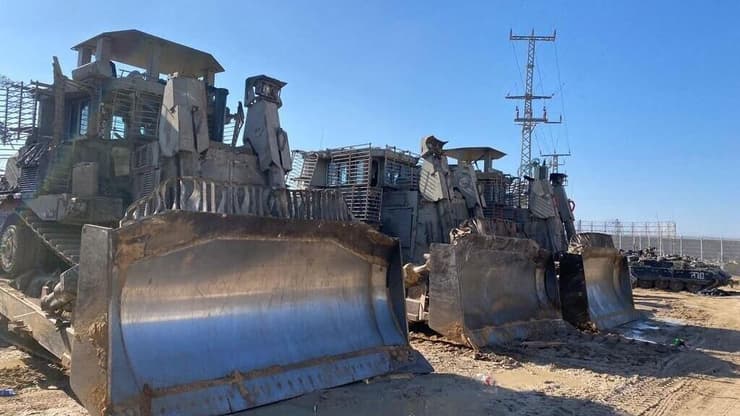 תחקיר הפיצוץ בבהל"ץ קבע: "הייתה התעלמות מנהלים". D9, ארכיון (צילום: דובר צה"ל) דחפורי די9 בחאן יונס עזה