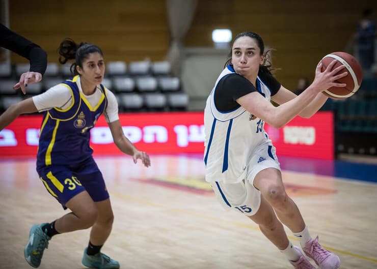 חתוקאי בדרך לסל