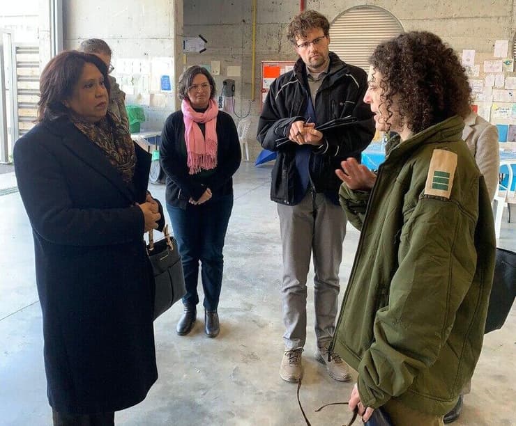 פרמילה פאטן,  שליחת האו"ם לאלימות מינית, בביקור בנחל עוז