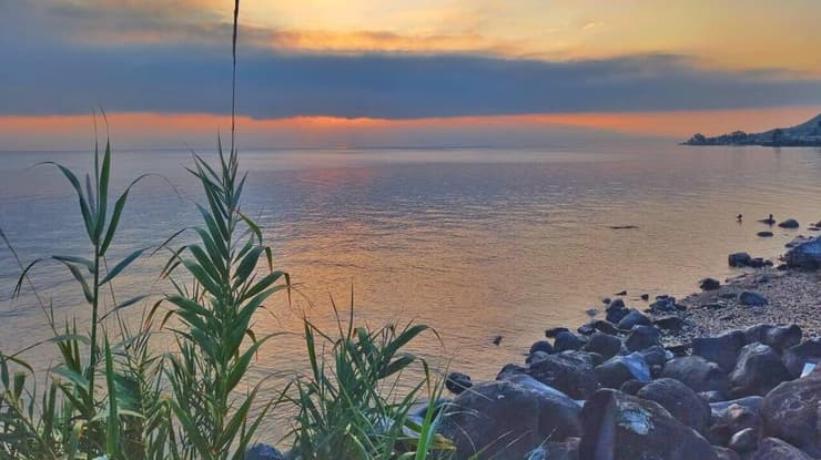 זריחה בכינרת