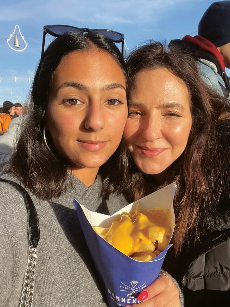  שלי משל־יוגב עם בתה, ליבי כהן מגורי ז"ל